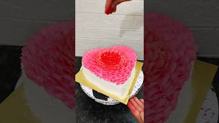 Heart roses 🌹 cake decoration ideas strawberry cake shorts shortsfeed ytshorts youtube food [upl. by Haywood]