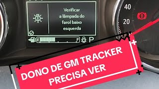 Trocar a lâmpada do farol do Tracker presilha ou trava da lâmpada do farol em lugar apertado [upl. by Dnaltiak585]