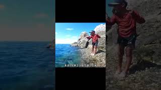 戶外捕魚：小孩哥來到岸邊海釣 釣魚 釣魚的樂趣只有釣魚人懂 原來釣魚才是抖音運動頂流 [upl. by Arreyt]