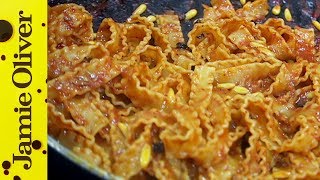 How to Make Giadas Classic Italian Lasagna  Everyday Italian  Food Network [upl. by Cathrin]