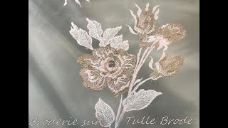 Tissu Brodé Couture Rose Sur Tulle Résille Blanc Orné De Motifs Fleurs Rose et Beige Doré Or [upl. by Avruch]