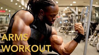 ULISSES TRAINS ARMS  BICEPS AND TRICEPS WORKOUT [upl. by Ymmij]