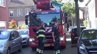 Primeur nieuwe hoogwerker brandweer velsen komt met spoed aan bij en medisch incident in Haarlen [upl. by Ichabod]