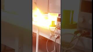 Explosion au labo de TP de physiquechimie au lycée Expérience sympa Mélange H2 et O2 [upl. by Anrahs718]