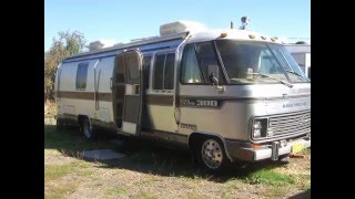 Airstream Aluminum Motorhome 300 [upl. by Hammond54]