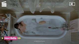 Horribilis  Une limace alien dans le bain CLIP HD20216 [upl. by Erdnuaed]