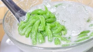 Thai Dessert  Thai Tapioca Flour Noodle In Sweet Coconut Milk Lod Chong Nam Ka Ti [upl. by Navy]