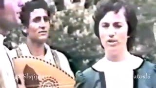 58 Donika Pecollariamp Fatmir ShahiniquotRrezohet nje zog nga maliquotPermetare Shtator 1980 [upl. by Nevag]