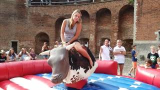 Rodeostier van mcj attractions is altijd een topper op uw evenementen [upl. by Ruenhs]