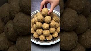 1 लड्डू खाकर जोड़ो के दर्द को दूर भगाएं Gond ke Laddu ki Recipe shorts healthy trending winter [upl. by Yalhsa]