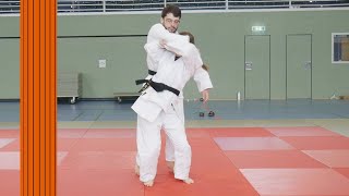 Judo  Moroteseoinage Nagewaza Judowürfe No 12 [upl. by Christensen]