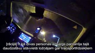 Iespējamais zaglis bēgot no policijas nolec no trešā stāva [upl. by Oremoh]