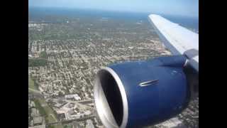 United Airlines B767200 landing at Chicago from Denver [upl. by Halliday]