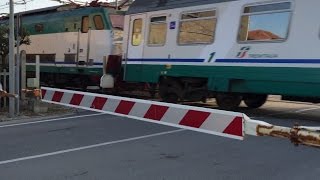 TRENI Lultimo passaggio a livello  Marotta HD [upl. by Bang]