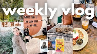 cozy november days lots of reading amp cosmere  WEEKLY VLOG [upl. by Bor]