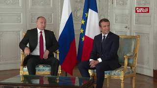 Rencontre entre Emmanuel Macron et Vladimir Poutine à Versailles [upl. by Ansilme]