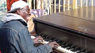 LOS ANGELES HOMELESS MAN PLAYS PIANO [upl. by Alfonse]