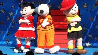 quotSpace Beaglequot full new Peanuts Celebration show at Knotts Berry Farm [upl. by Ide]