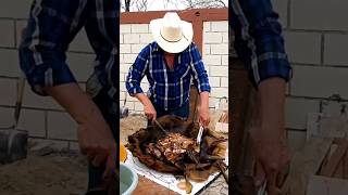 Barbacoa de venado con cachete de cerdo en el pozo elarriero comida rancho comidamexicana [upl. by Tamaru622]