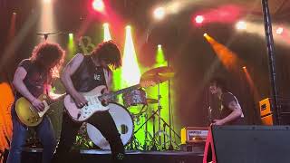 Short end clip of Born Rockin’ Tyler Bryant amp the Shakedown [upl. by Dor]