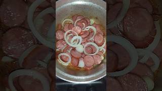 O almoço de hoje foi Salada de pepino e tomate linguiça calabresa acebolada Olha que delícia ❣️😋 [upl. by Pinette]