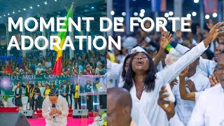 très forte adoration du 30e anniversaire gloire à lagneau de Dieu by Blaise kinkala [upl. by Faber881]