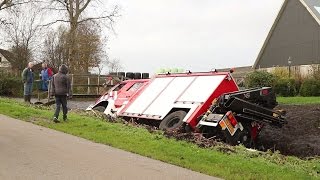 GPTV Brandweerwagen in sloot bij uitruk dodelijk ongeval [upl. by Dent]