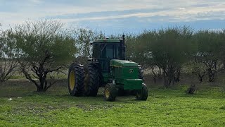 Bordeando con sistema de autoguiado f100 gps johndeere 4650 [upl. by Bulley482]