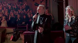 Neil Diamond Sings quotSweet Carolinequot With A Beautiful Noise Broadway Cast [upl. by Brause66]