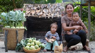 Harvest kohlrabi and dried fish to sell at the market  grill the fish to eat with your children [upl. by Bonaparte]