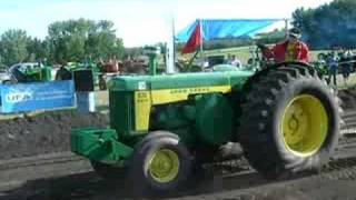 Heavyweight John Deere 830 tractor pull [upl. by Epifano]