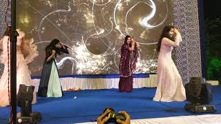 pyara bhaiya meraChote Chote bhaiyo k bde bhiya song dance by groom sisters 🎊🎉 [upl. by Gunnar199]