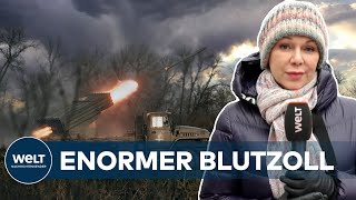 BLUTIGE KÄMPFE IM DONBASS Russen wollen Bachmut eingekesselt haben  WELT Hintergrund [upl. by Ahseeyt284]