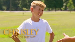 Chrisley Knows Best  Season 5 Episode 15 Julie and Savannah Help Grayson with Football Tryouts [upl. by Dowd]