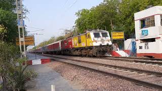 FLAT 110 KMPH  Swarna Jayanti Rajdhani Express 12957 at MPS [upl. by Saffren628]