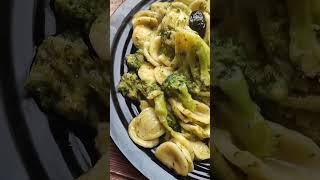 Orecchiette con broccoli 🥦😋 food foodblogger foodie pasta cucinaitaliana cooking [upl. by Hunsinger]