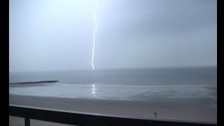 Onweer Westende en Halle 2007 lightning storm belgium [upl. by Pillsbury]