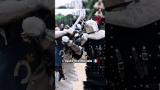 Épée médiévale 🇫🇷 VS Katana 🇯🇵 [upl. by Agathy]