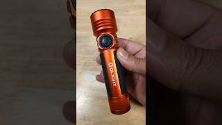 TOP PICK EDC FLOOD LIGHT OUTDOORHIKINGEMERGENCY OLIGHT SEEKER 4 PRO FULL REVIEW [upl. by Bullock]