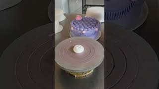 como decorar un pastel sencillo con crema chantilly [upl. by Kilian]