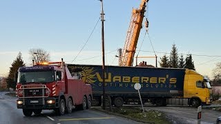 Megsüllyedt kamion műszaki mentése Gyöngyösfalu közelében [upl. by Alled]