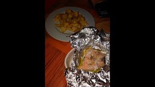 Filetto di salmone fresco al cartoccio e patate cotte in padella homemade [upl. by Stevens]