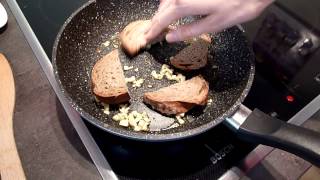 Knoblauchbrot Rezept  leckere Vorspeise aus übergebliebenem Brot [upl. by Kotta555]