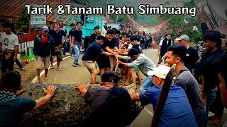 Prosesi tarik dan tanam batu simbuang Almh Ne Sarrin sereale [upl. by Larimor471]