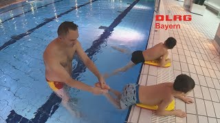 Schwimmen lernen  Teil 2 Der Beinschlag [upl. by Moyra]