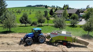 Neuer T6 New Holland am Quaderballenpressen [upl. by Flagler]