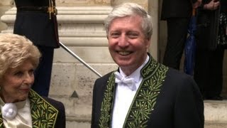 Le Nobel de médecine Hoffmann intronisé à lAcadémie française [upl. by Iphagenia447]