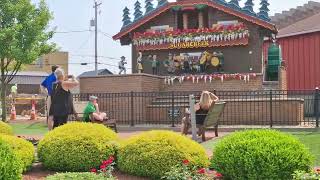 Cuckoo Clock in Sugarcreek Ohio attractions Reloj de Cucu mas grande del mundo [upl. by Ahseem764]