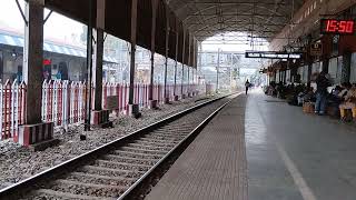 12988 Ajmer sealdah sf arriving at Raniganj with announcementviralvideo indianrailways railway [upl. by Lladnew]