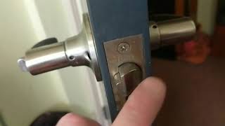 PSA Firsttry quotlockpickingquot a common door handle in under 5 seconds [upl. by Otrebor981]